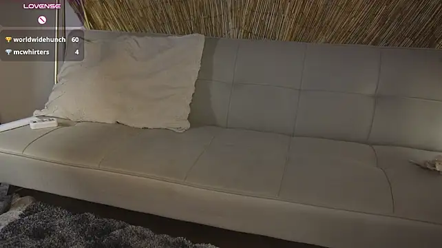 Bunnycuteshy - 🍑 888tk = 10min NAKED + Pulse 77s 🔥