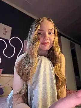 MilaMoone - 🥵rub sweet pussy withNaked TITS out🍒