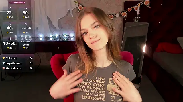 _Molly_Coy_ - Make camel toe in shorts