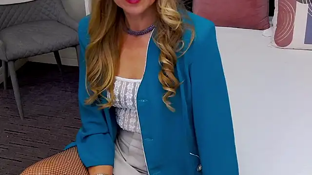 FoxyRamona - off pantye + finger tight pussy !