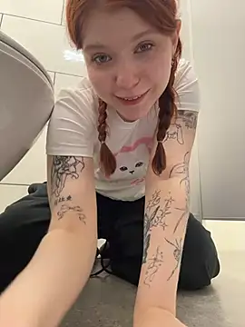 Freaky__Nikki - grind my pussy on a open door corner