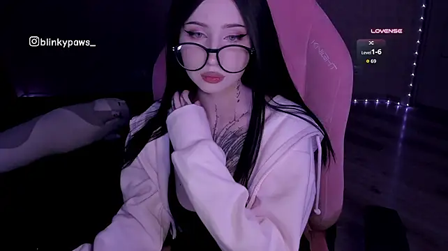 Blinkypaws - 10 minute toy control to the last tipper