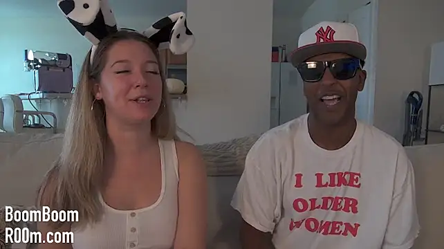 Boomboomr00m - Spit, Spank, Rub + Finger Pussy