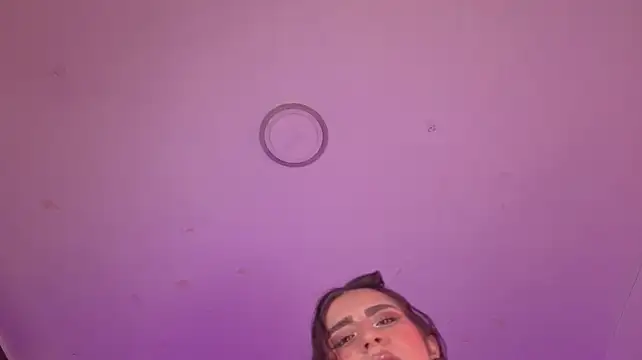 Celine_Carter - SPRAY MILK ON PUSSY AND RUB