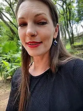 Karlacasada - Siririca no parque 😏🔥