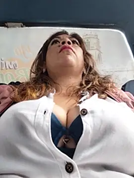 Laura-Hernandez - Shaking tits in public 🔥😈