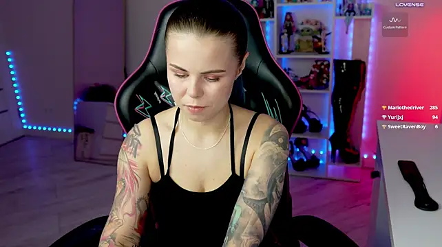 QueenAliceX - Give me pleasure