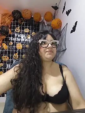 JuliSweet - spanking pussy