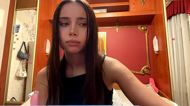 LauraMystiq - Show my ass
