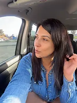 Cataleya80 - Tette fuori operai in giro 😈