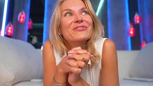 NovaMaria - Suck finger close to cam