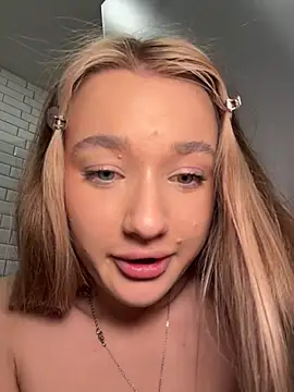 Milaa_sun - take off panties on toilet MENS WC 🚽