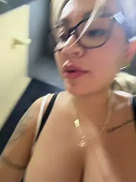 DIANITA_1988 - naked squirt ride dildo baño gym