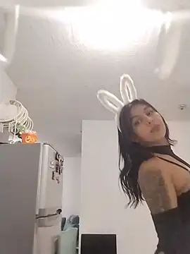 Juliet_Nasty - Clamp and clamps on