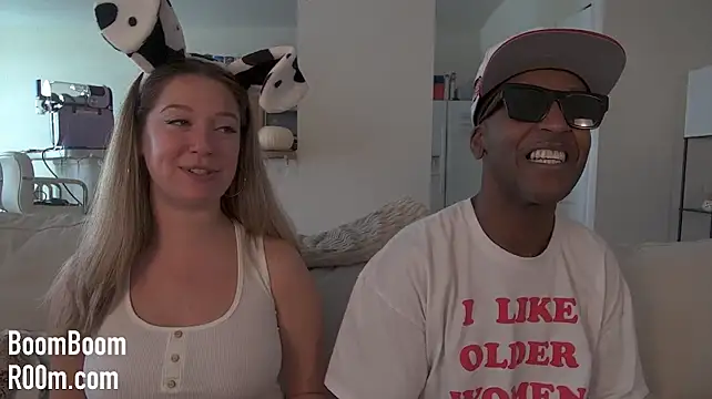 Boomboomr00m - Spit, Spank, Rub + Finger Pussy