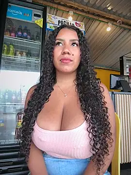 Serena_willow - 2 fingers in the pussy