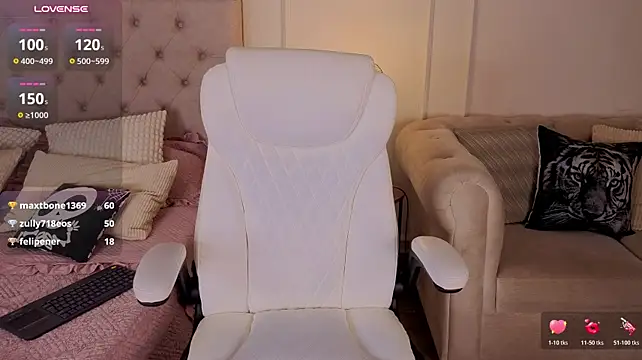 Katt_souza1 - MASSAGE IN BOOBS