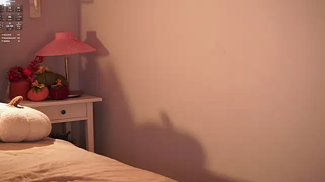 Nerissa_xo - RIDE DILDO NAKED