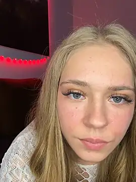 Lunagoldx - Get naked/ ruha le🥵😻