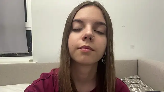 LisaPorse - show belly + smile face
