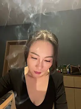 Eva10069 - 跟朋友出门旅游，酒店🏨家庭房勾引朋友老公