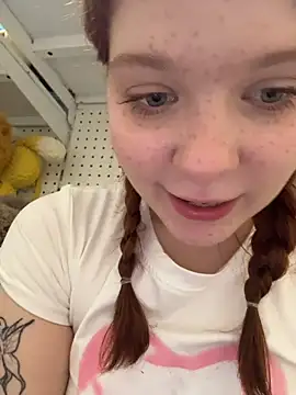 Freaky__Nikki - grind my pussy on teddy bear nose :p