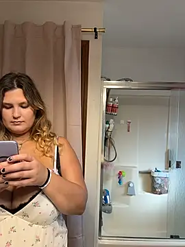 Latinamommy26 - Flash tits