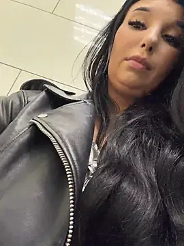Tisha_Busty - stick out door my NAKED ASS in MEN WC