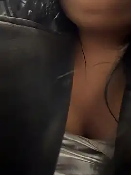 Tisha_Busty - PANTIES DOWN+RUB PUSSY 1 MIN w OPEN DOOR