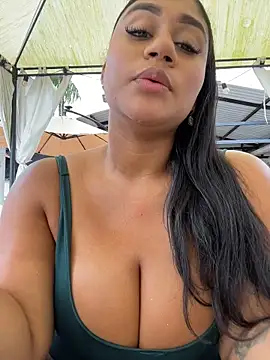 NayTorres - FULL NAKED + SPANK ASS IN PUBLIC