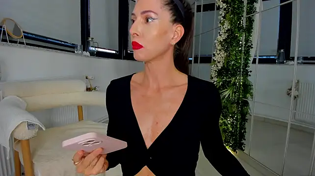 Bellahot77 - if you want t make me scream