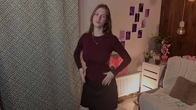 TeressaKapanke - Stroking my thighs for you