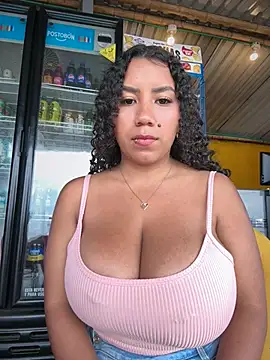 Serena_willow - 2 fingers in the pussy