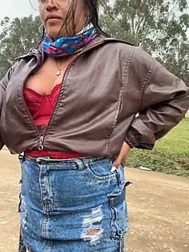 Outdoors-Mia_Khalifa - Sex with me: My 18-year-old neighbor TIC