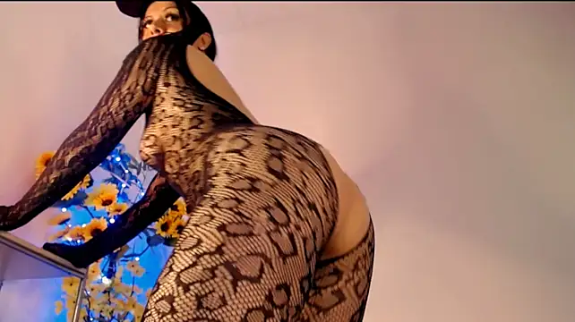 HeyAmaraa - oil in ass