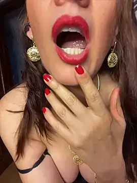 BiancaDiluchi - SPIT TITS AND BOUNCE ON YOUR FACES💦