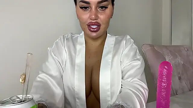 BIGBOOTYELLIEXXX - CREAM BOOBS UP AND BLOWJOB