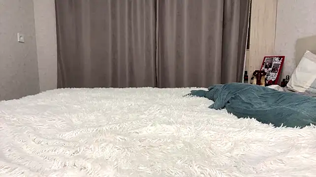 EmilyMint - Show my tattoos closer to you