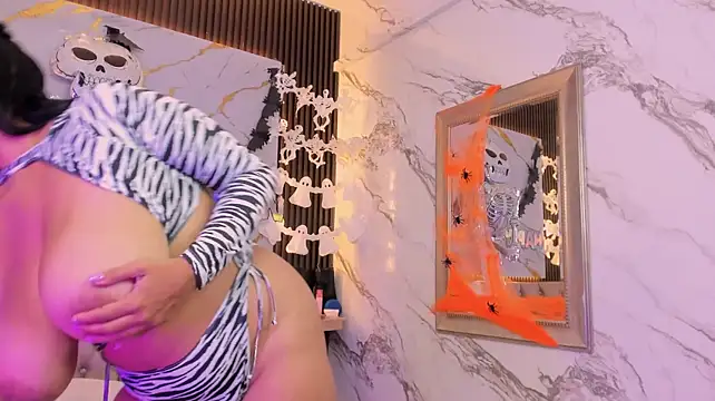 Megan_hugeboobs - BOUNCE YOUR BOOBS FOR ME PLEASE 👅👅🙊
