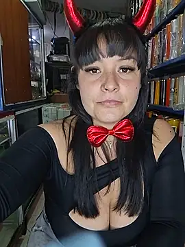 Isa_bella95 - Show boobs stranger