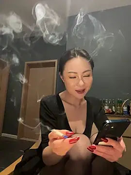 Eva10069 - 跟朋友出门旅游，酒店🏨家庭房勾引朋友老公
