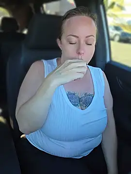 Julimonroe - Finger this pussy 😈
