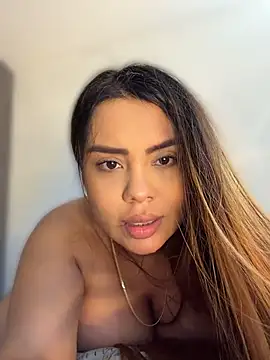 Valeria2019hot - to pour milk on my body