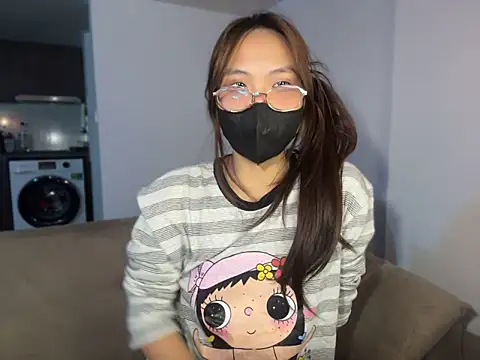 Phuong_Bee - finger in pussy