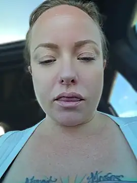 Julimonroe - Finger this pussy 😈