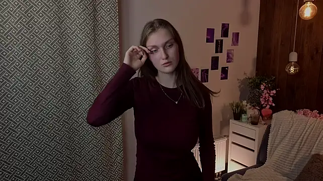 TeressaKapanke - Stroking my thighs for you