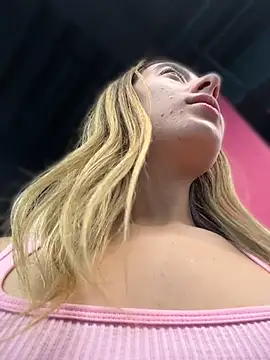 Kloe__t18 - Rife dildo in the bathroom of gym