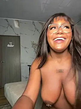 Emma_Dancer - 4 FINGERS IN MY PUSSY 🔥😳