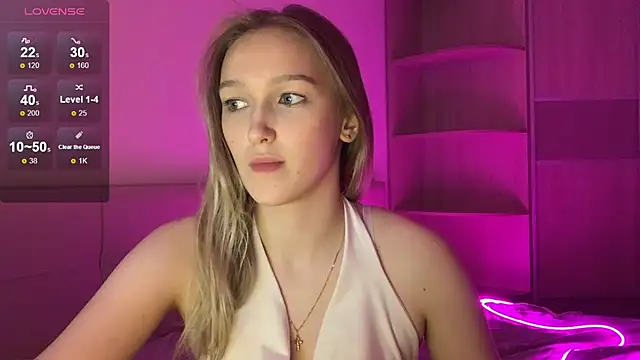 HelaScott - show cute bra