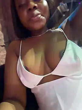 __tash - Pussy wind open& fingering in public 😈